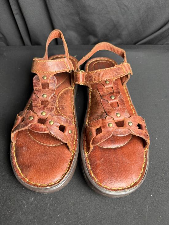 Born Shoes - Born Chestnut Brown Leather Strappy Studded Sandals W81802 Size 10